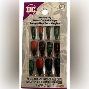 Poison Ivy Press-On Nails - Red and Green